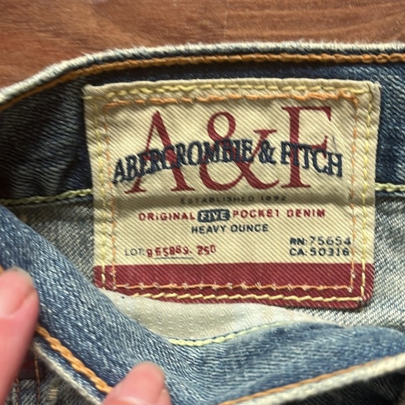 Abercrombie and Fitch Jeans Size 32 - Picture 3 of 6